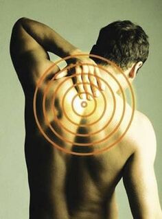 Back pain, which intensifies during inhalation, is a symptom of thoracic osteochondrosis